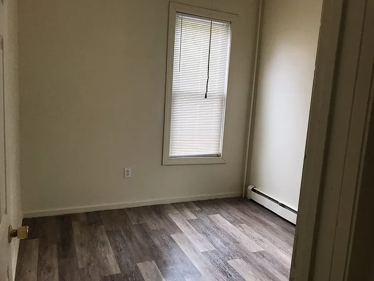 630 Howard Ave — Photo 2