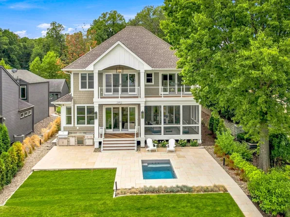 2412 Lafayette Rd, Wayzata, MN 55391