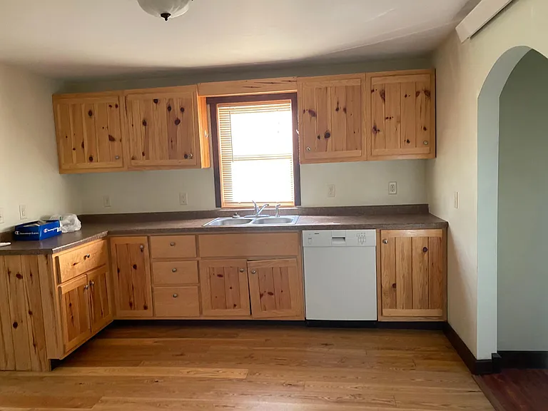 E Maple Ave — Photo 6