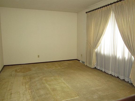 5th image of 25479 Alfonsa Dr