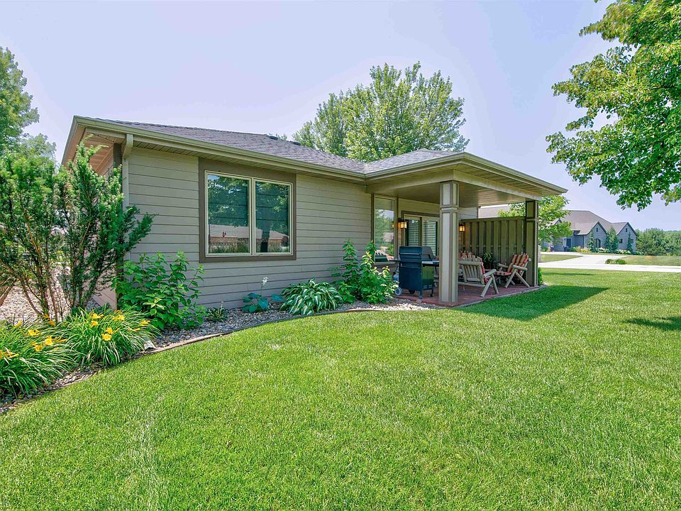 1st image of 3442 Golf Villa Dr