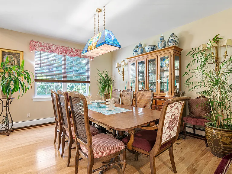 138 Malloy Dr — Photo 8