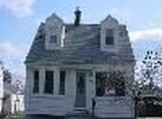18558 Woodside St, Harper Woods, MI 48225