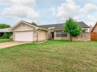 2626 Steppington St, Grand Prairie, TX 75052