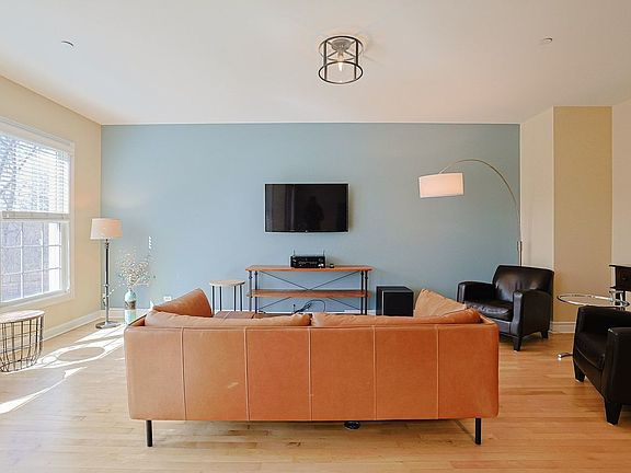 5th image of 1909 Lynn Cir