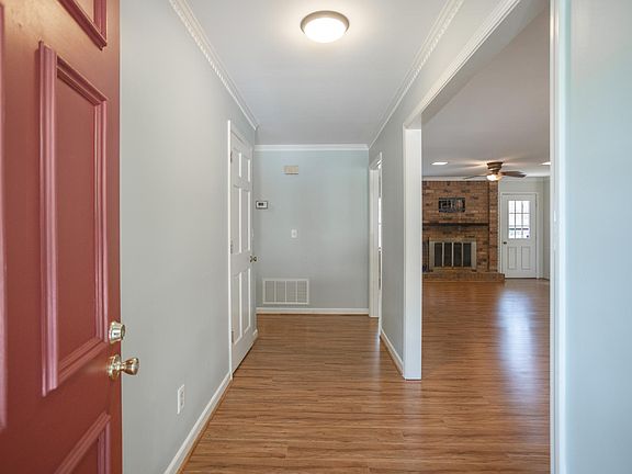 5th image of 325 Saratoga Dr