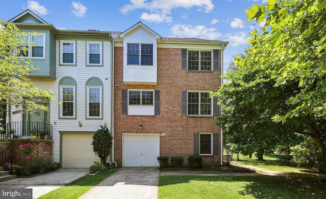3 bed, 2.5 bath, 2200 sqft, $2,850 — Photo 1