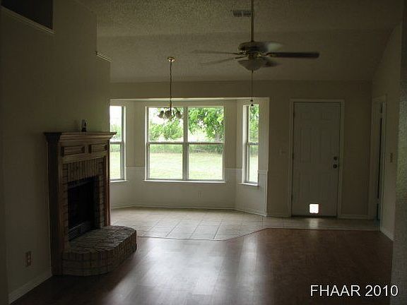 4th image of 3303 Christie Dr