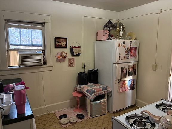 5th image of 127 Lorentz Ave APT 4