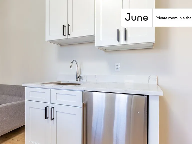 1340 Harvard St NW #B — Photo 17
