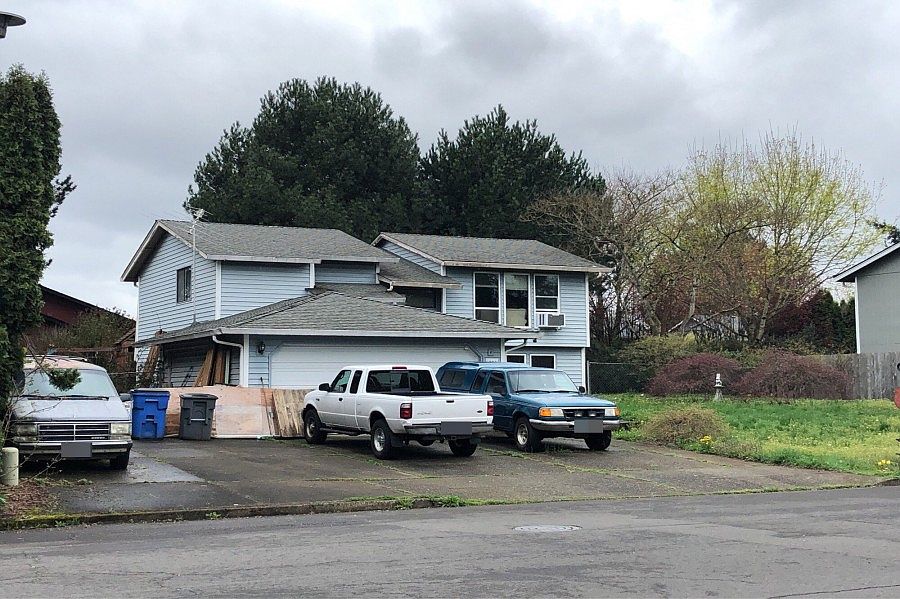 1st image of 204 SE 152nd Ave