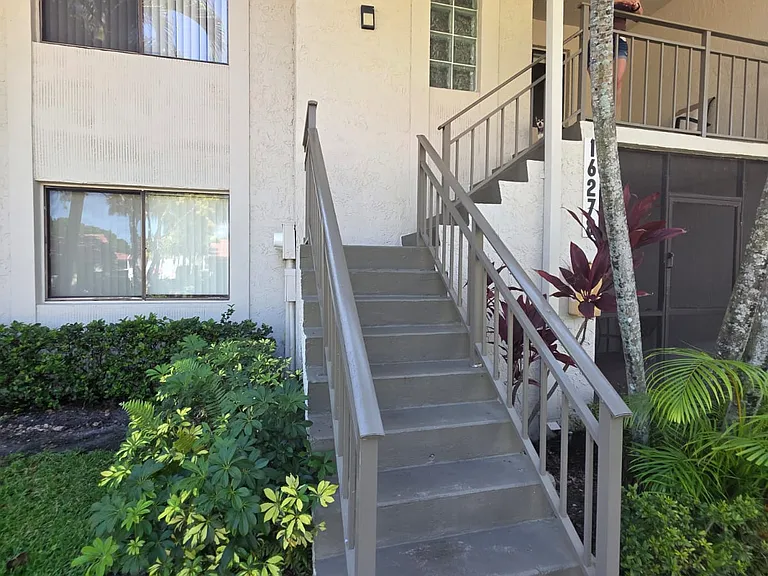 16278 Laurel Dr #202 — Photo 43