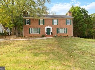 650 Corbin Lake Ct, Sandy Springs, GA 30350