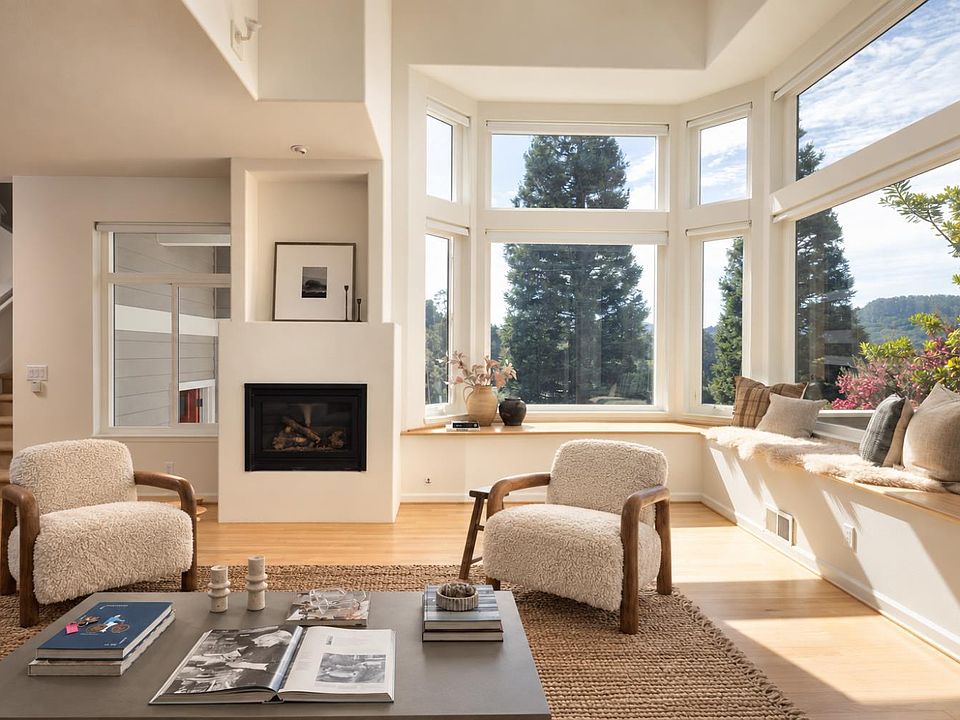 1st image of 916 Alturas Way