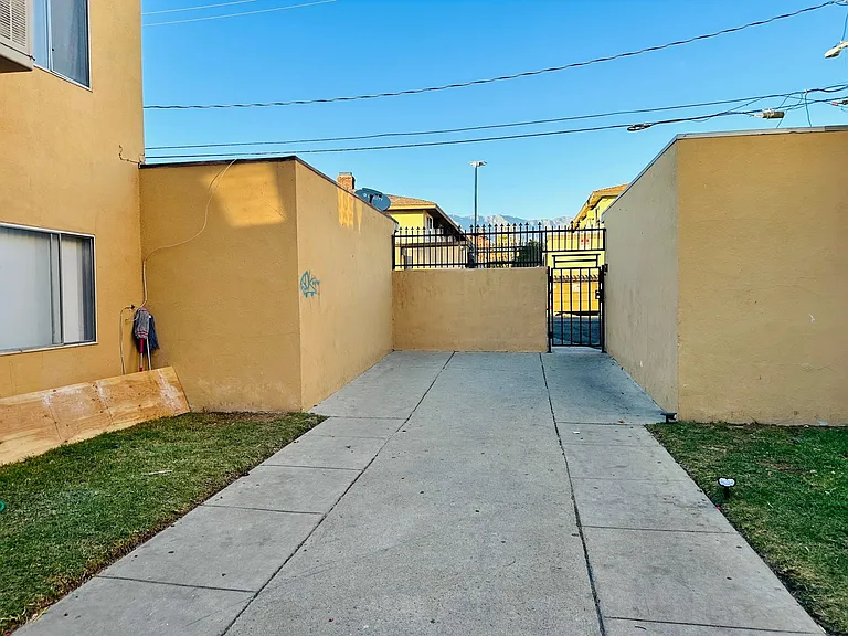 1879 E Jay St #B — Photo 9