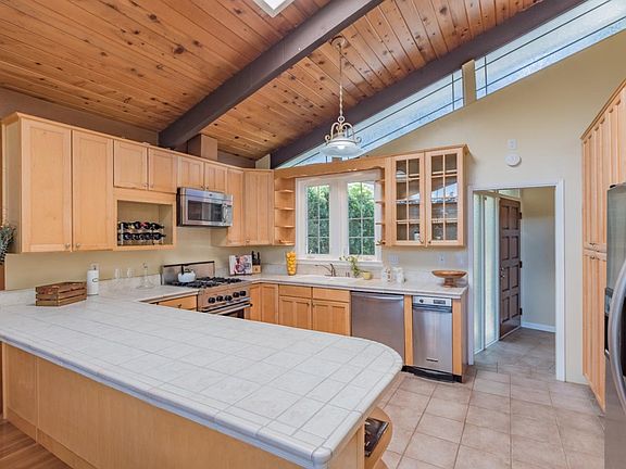 5th image of 405 Townsend Dr