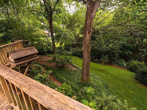 3rd image of 4517 E Ravenwood Dr