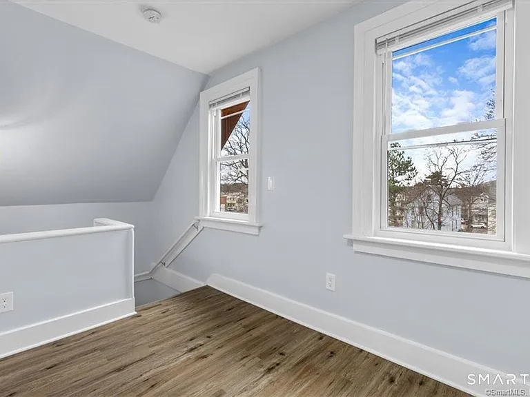 55 Admiral St #2 — Photo 19