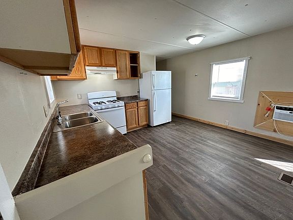 2nd image of 120 Amy Lou Ln