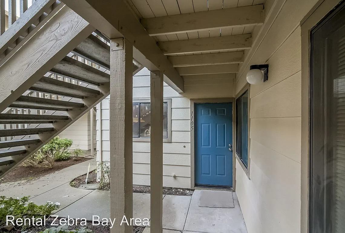 1105 Chelsea photo 1