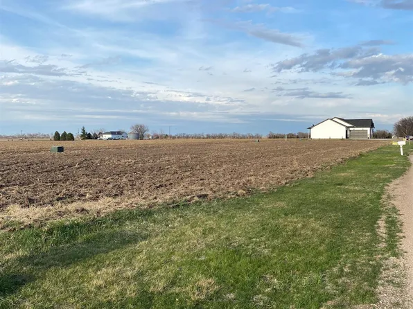 608 W 12th St, Dorchester, NE 68343