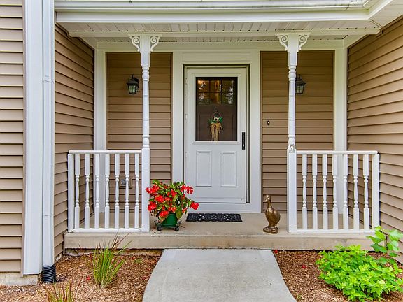 2nd image of 5N005 Birchdale Ct