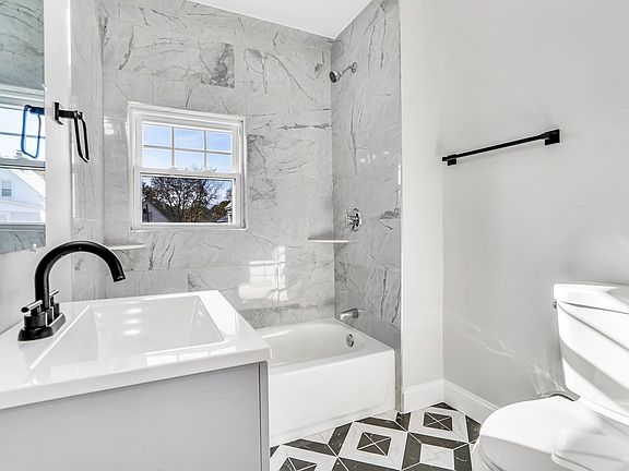 2nd image of 77 Maverick St Floor 1