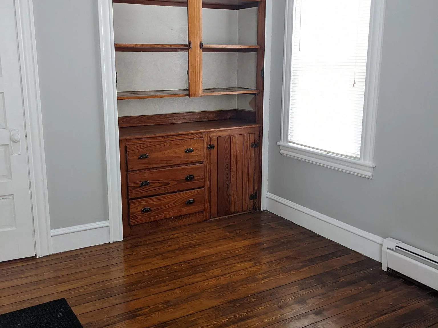 3 bed, 1004 sqft, $2,350 — Photo 3