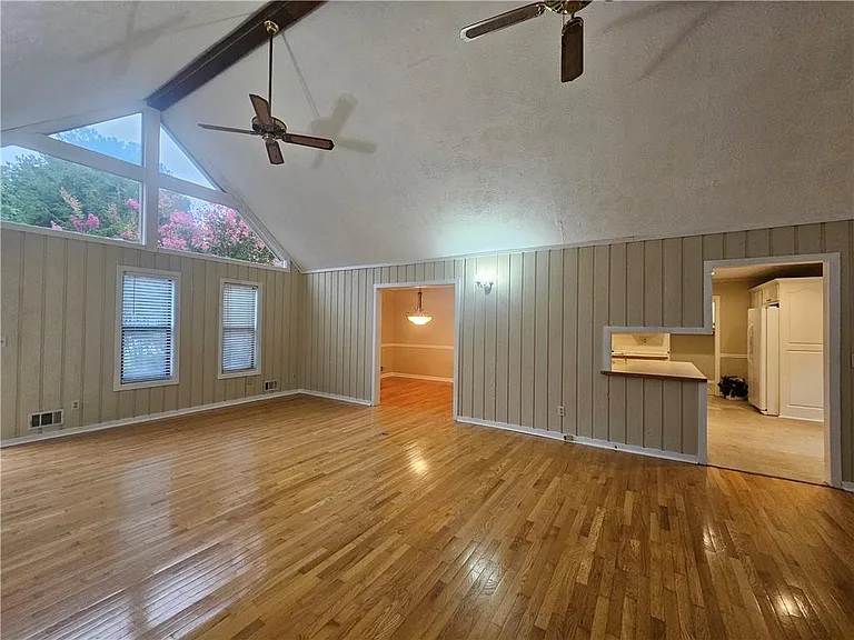 395 Monivea Ln — Photo 5
