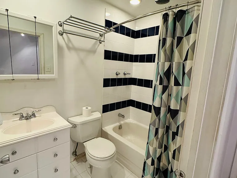 1267 Village Ln — Photo 12
