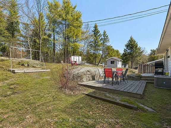3rd image of 620 Pinedale Rd