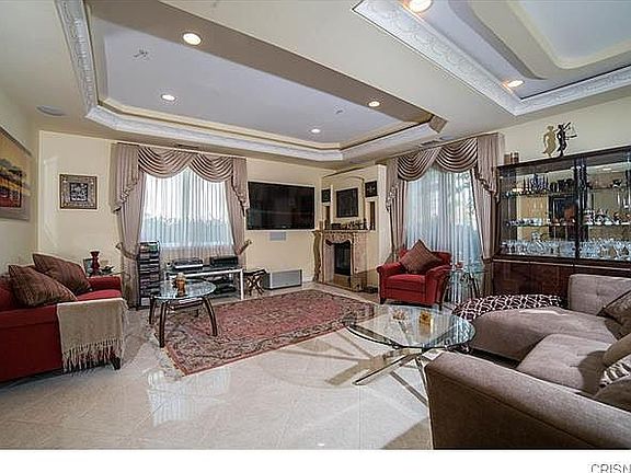 5th image of 727 E Cypress Ave Unit 101