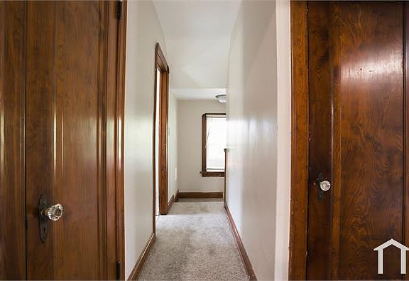 3rd image of 3848 E 140th St