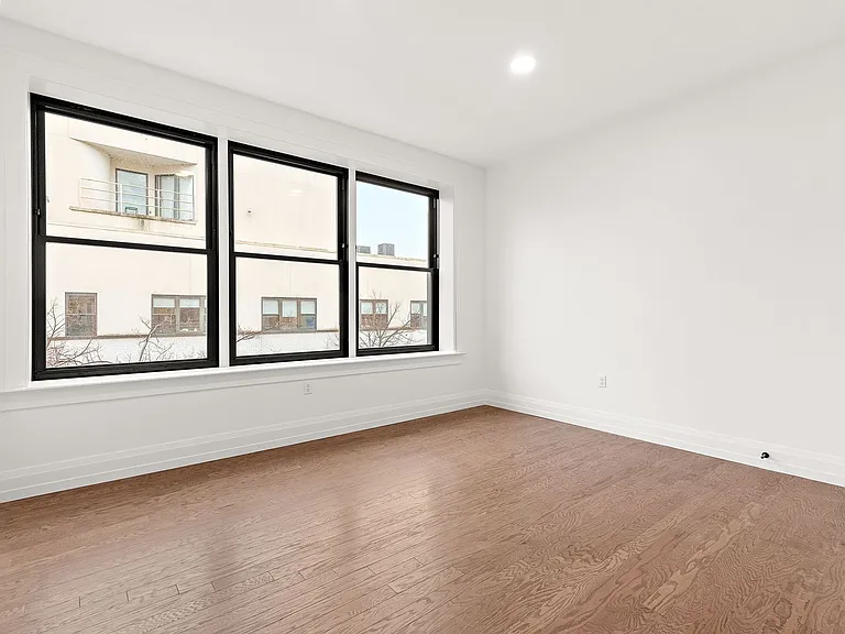 801 N Market St — Photo 4