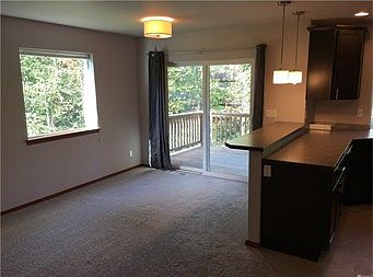 5th image of 760 NE Glenridge Ct