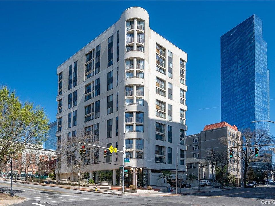 1st image of 10 Cottage Place #12F