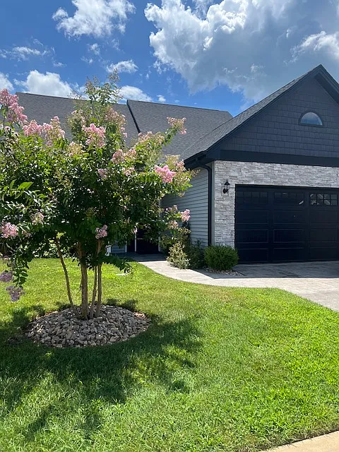 3 bed, 2158 sqft, $2,495 — Photo 4
