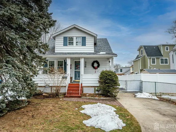 226 University Ave, Metuchen, NJ 08840