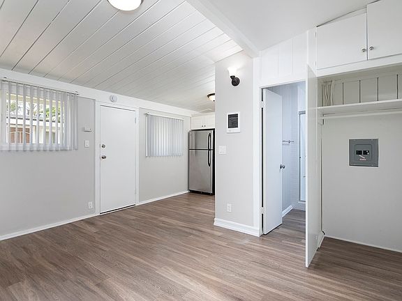 2nd image of 5081 Lotus St