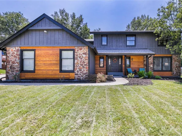 4651 Briargate Dr, Saint Charles, MO 63304