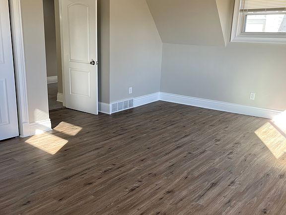 3rd image of 310 Pennsylvania St APT 5