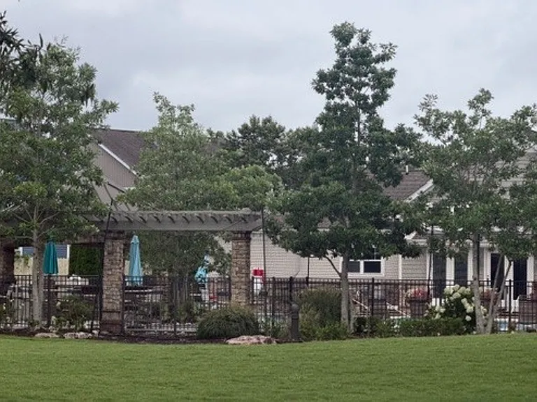 1609 Apsley Ct — Photo 39