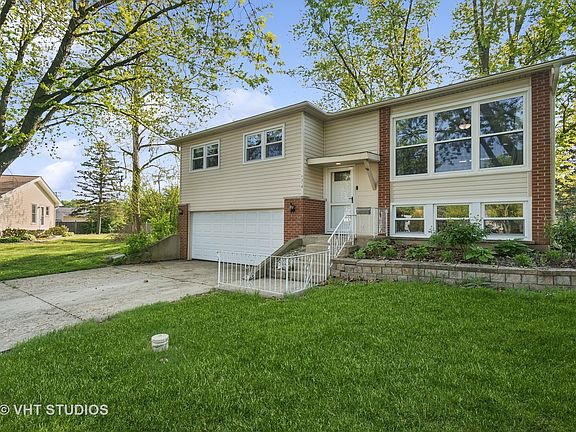 3rd image of 7314 Sprucewood Ave
