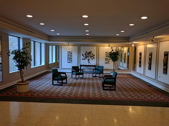 2nd image of 6001 Arlington Blvd APT 109