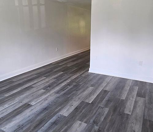 2nd image of 1624 Lyle Ct