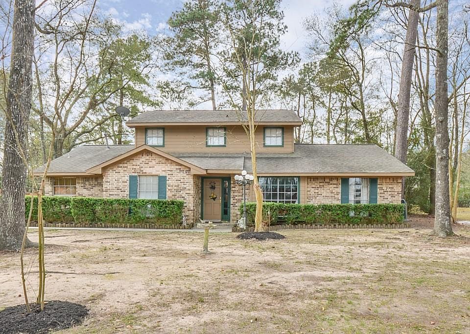 1st image of 21682 Village Ct