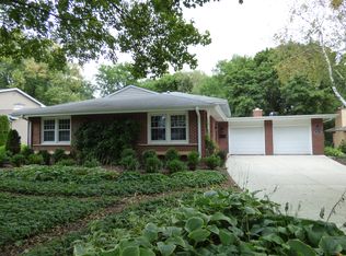357 N Macarthur Dr, Palatine, IL 60074