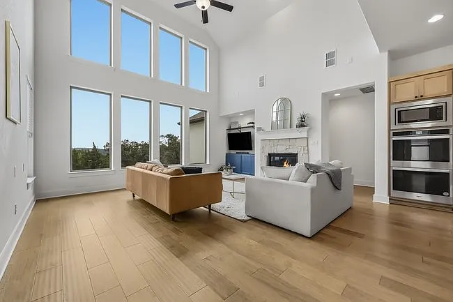 6717 Liberty Grotto Ct — Photo 3
