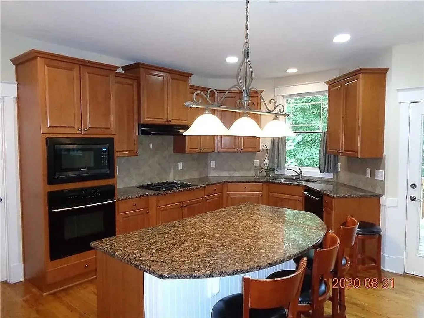 Room in 5 Bedroom Home in Buford — Photo 3