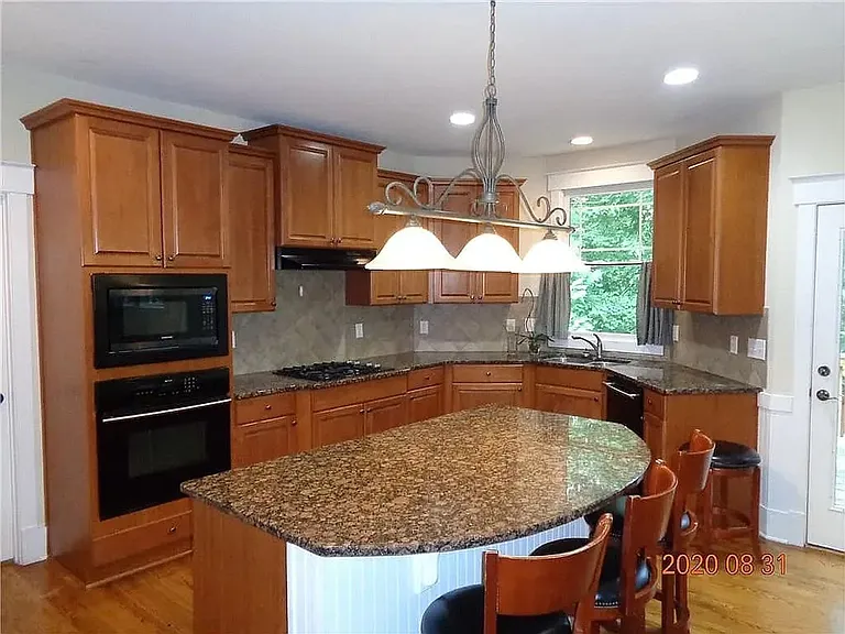 3785 Creekview Ridge Dr NE — Photo 3